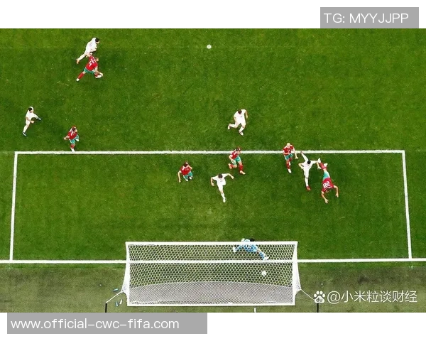 欧冠迷你足球盛宴开启球迷热情高涨共庆足球魅力与激情