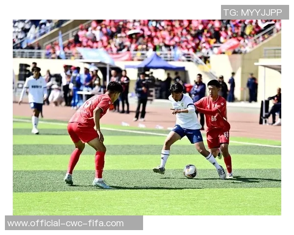 校园足球活动精彩瞬间记录与总结分享